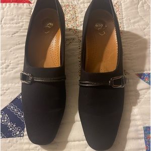 Munro black dress shoes.Size 9 1/2 Excellent condition.Tried on never worn